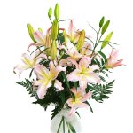 Mazzo di fiori assortiti con lilium.