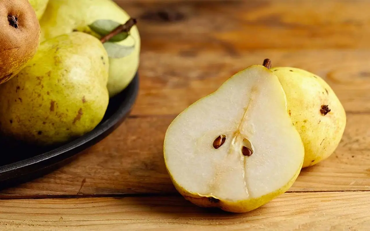 Mangiare pere: ecco gli effetti sulla digestione