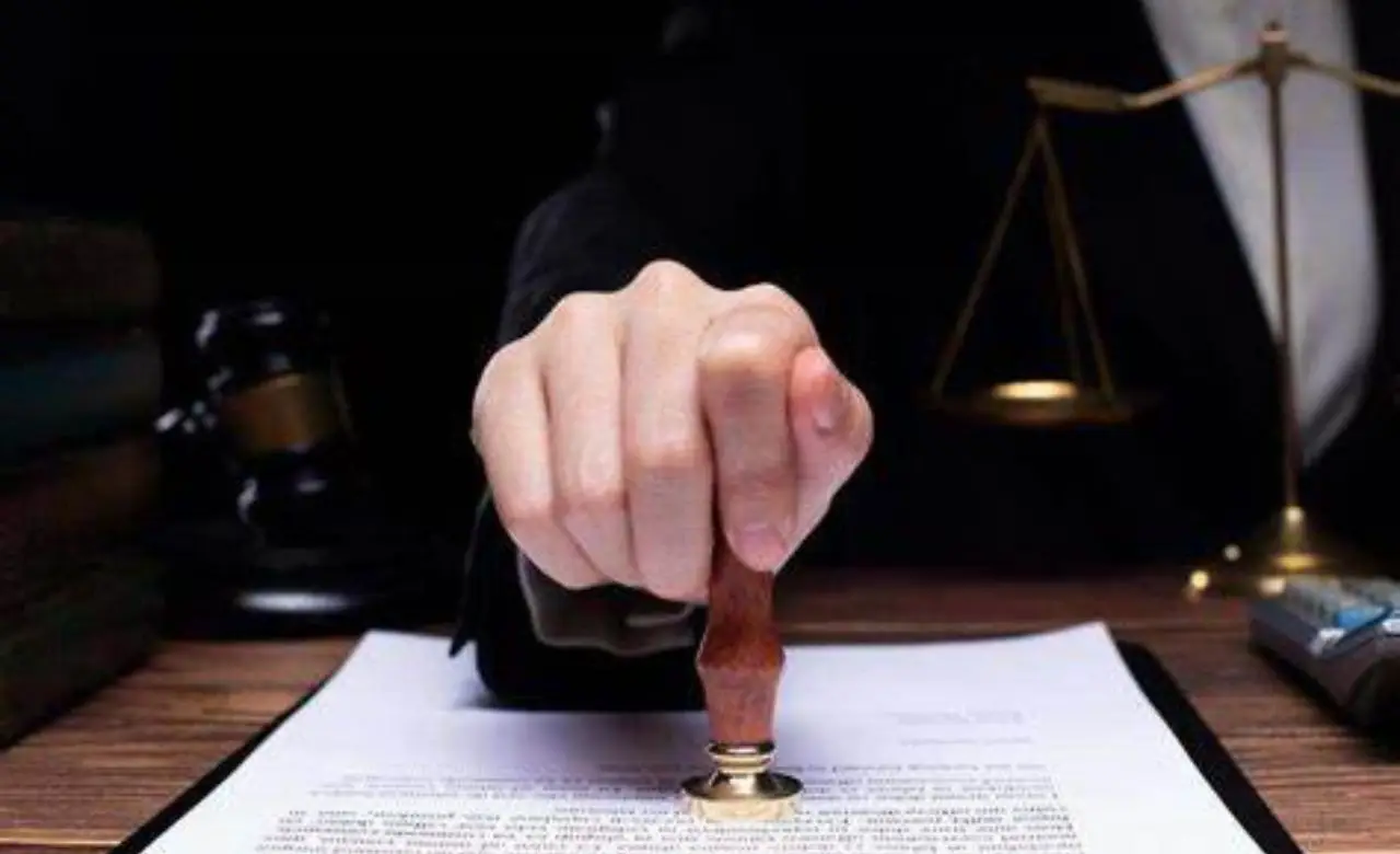 Come si fa a fare testamento olografo valido? Le regole per scriverlo a mano