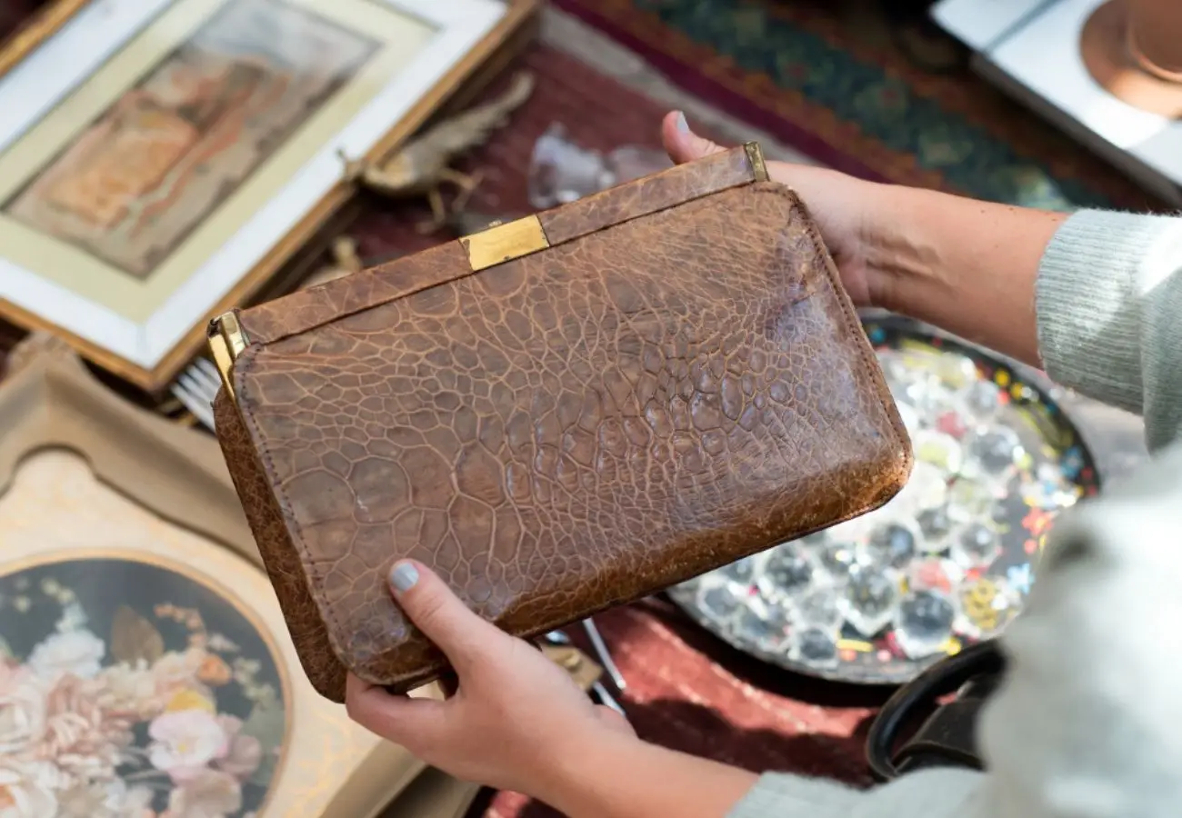 Come si fa a vendere oggetti usati online e guadagnare? Le piattaforme migliori e come fare belle foto