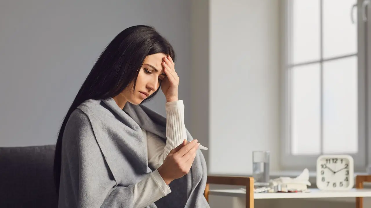 Come si fa a capire se si ha la febbre senza termometro? Toccare la fronte non basta